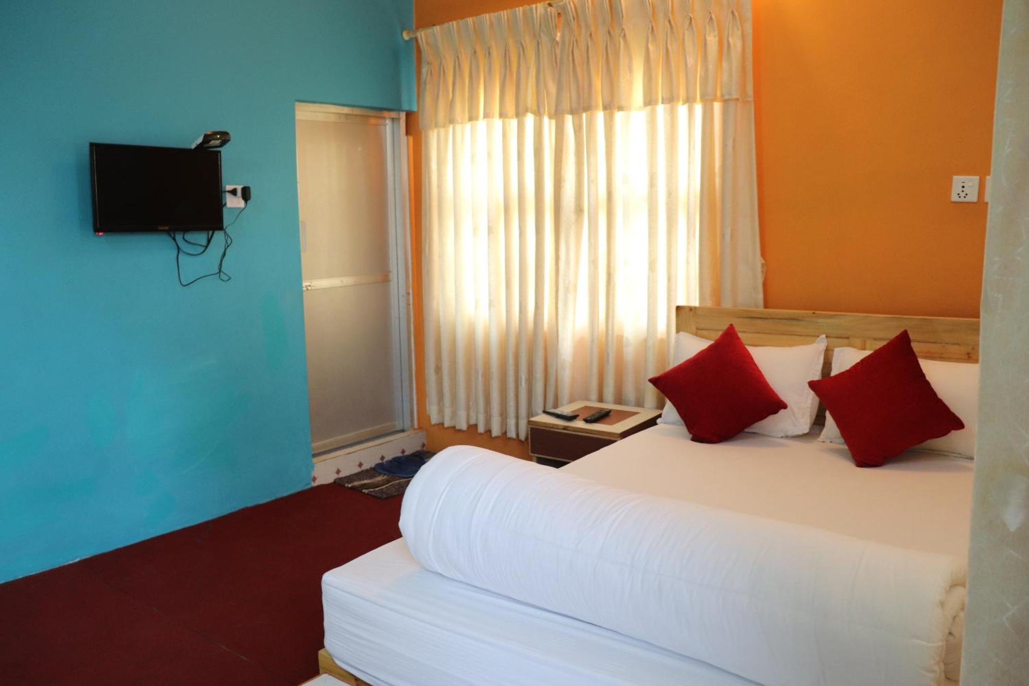 Hotel Young'S Stupa Ranipauwa Екстериор снимка
