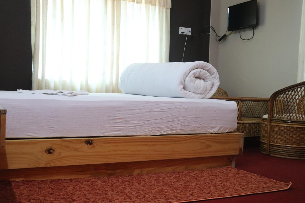 Hotel Young'S Stupa Ranipauwa Екстериор снимка