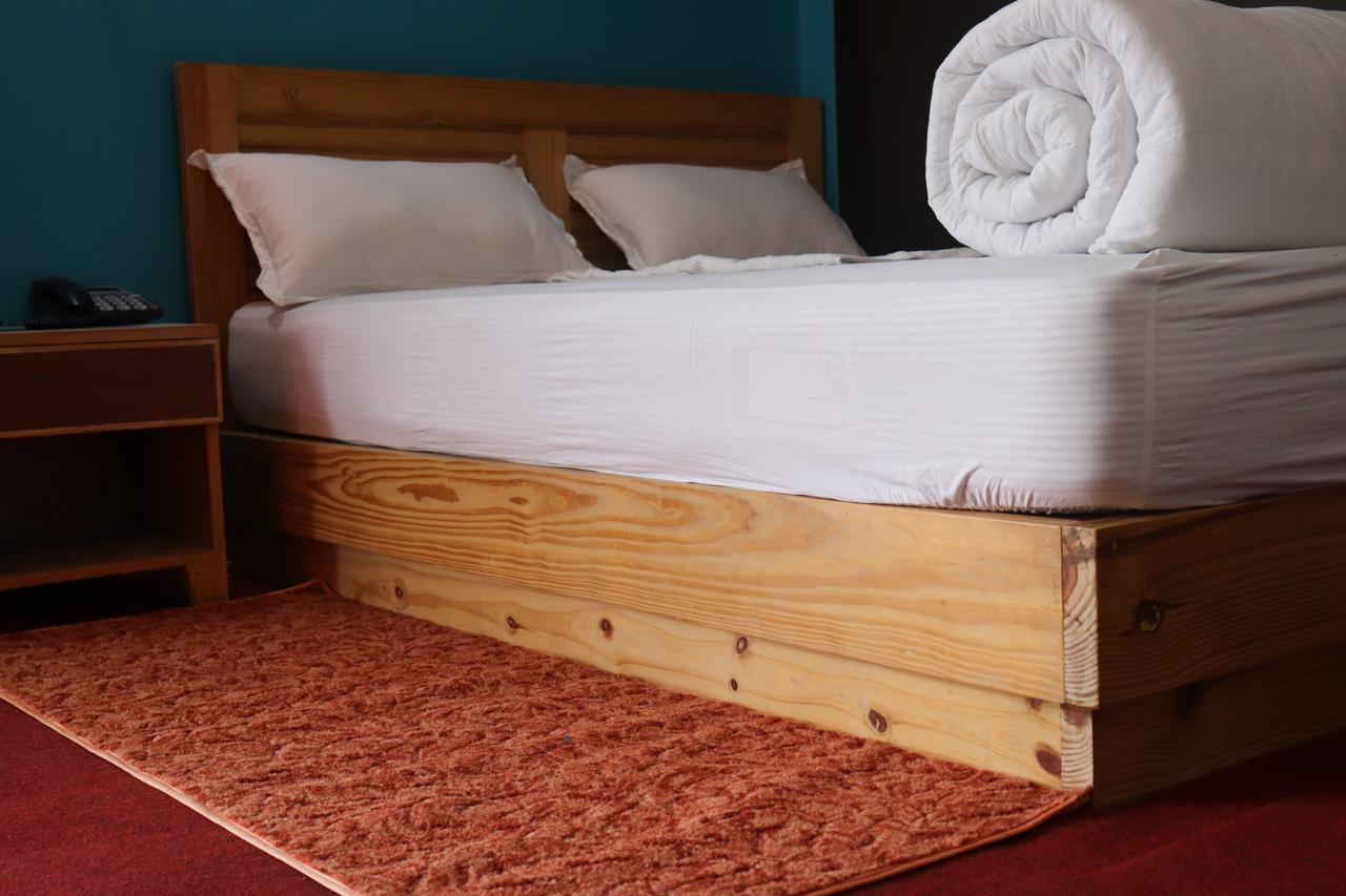 Hotel Young'S Stupa Ranipauwa Екстериор снимка